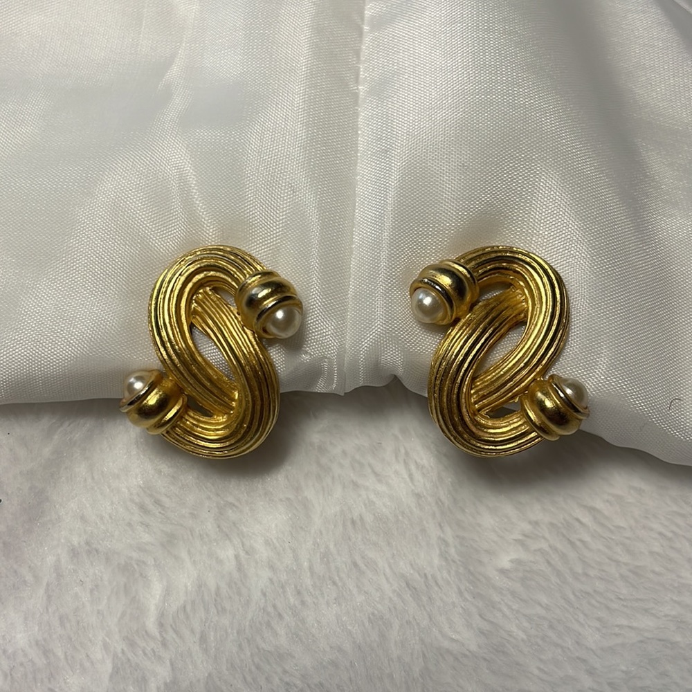 SALE 3 for $15 S-Shaped Clip on earrings